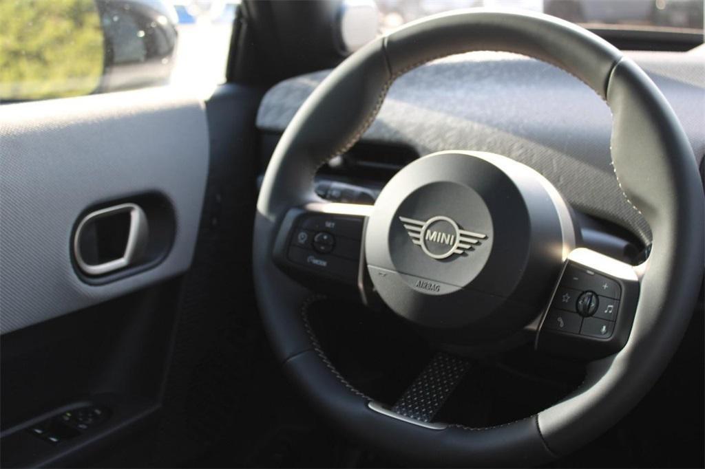 new 2025 MINI Hardtop car, priced at $37,605