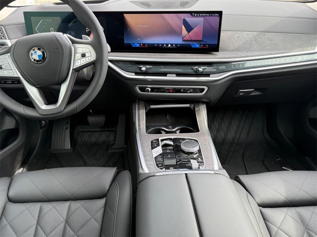 new 2025 BMW X7 car, priced at $90,050