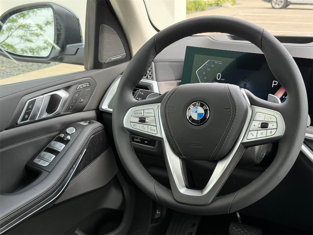 new 2025 BMW X7 car, priced at $90,050
