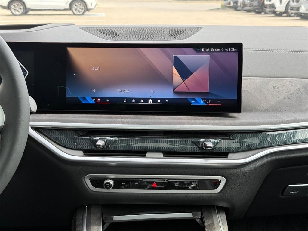 new 2025 BMW X7 car, priced at $90,050