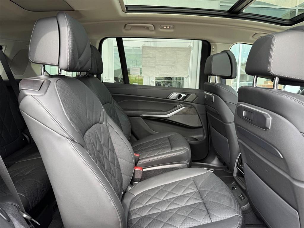 new 2025 BMW X7 car, priced at $90,050