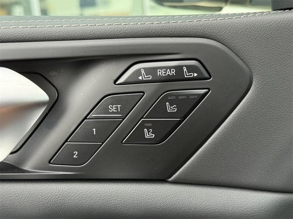 used 2025 BMW X7 car, priced at $98,399