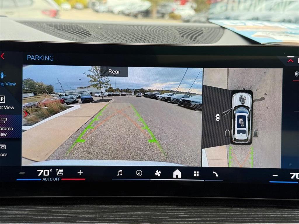 used 2025 BMW X7 car, priced at $98,399