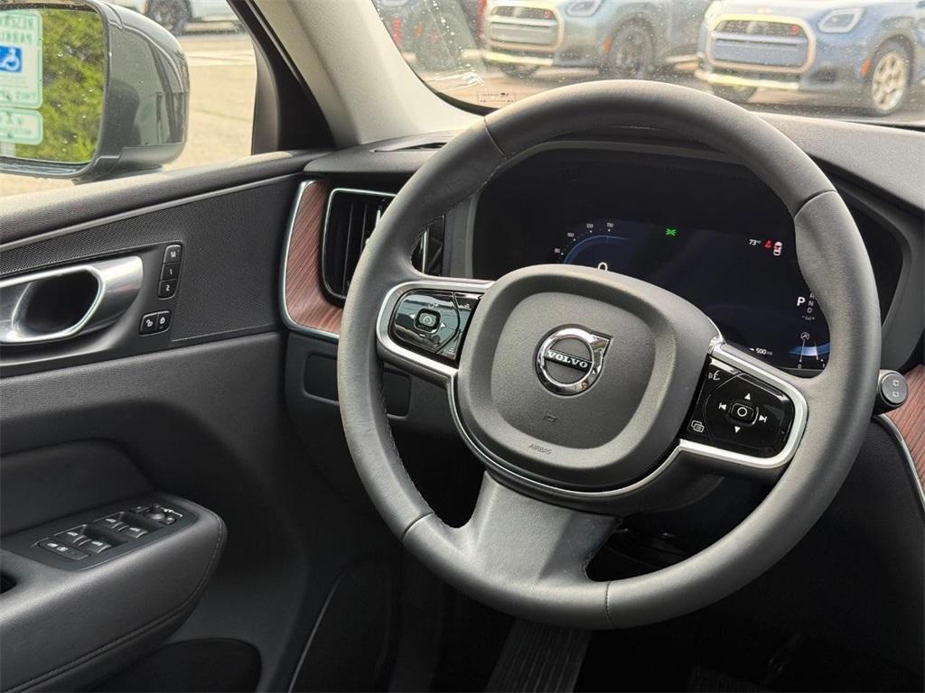 used 2023 Volvo XC60 car, priced at $32,872