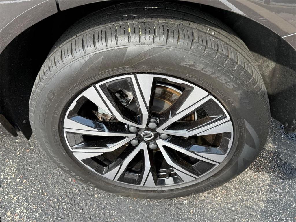 used 2023 Volvo XC60 car, priced at $32,872