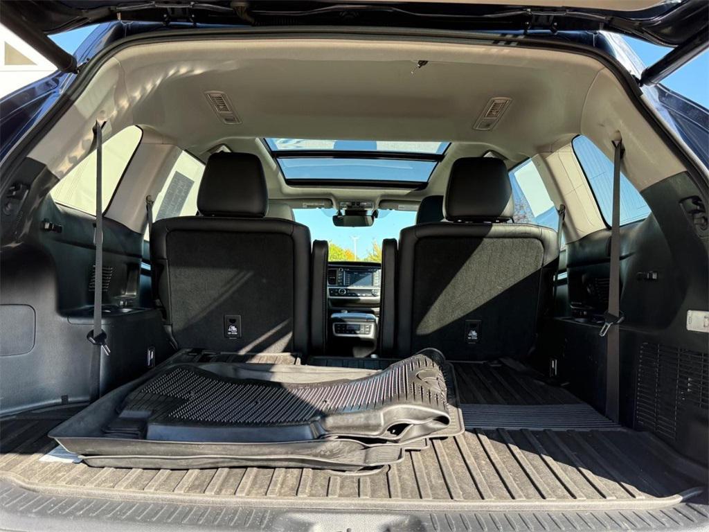 used 2018 Toyota Highlander Hybrid car, priced at $28,999