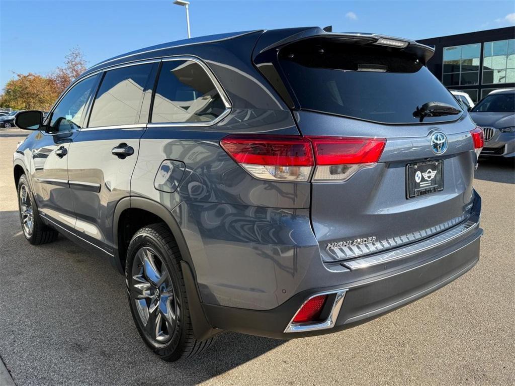 used 2018 Toyota Highlander Hybrid car, priced at $28,999