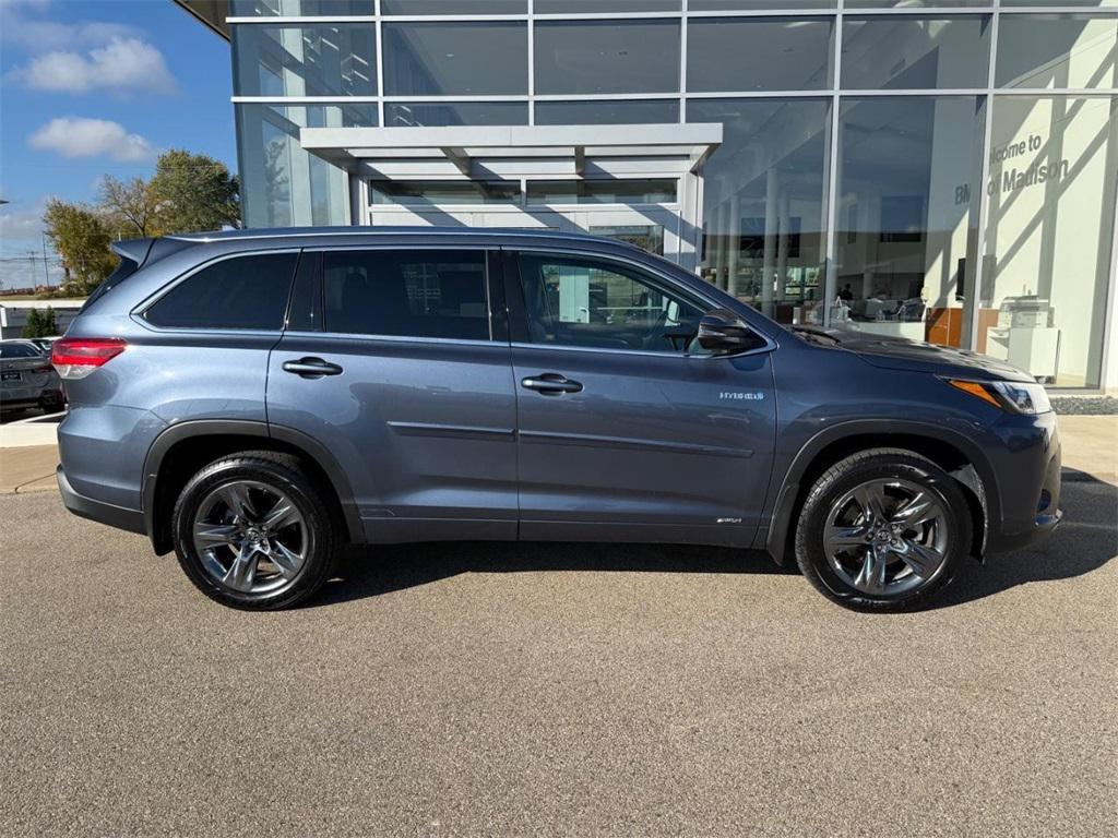 used 2018 Toyota Highlander Hybrid car, priced at $28,999