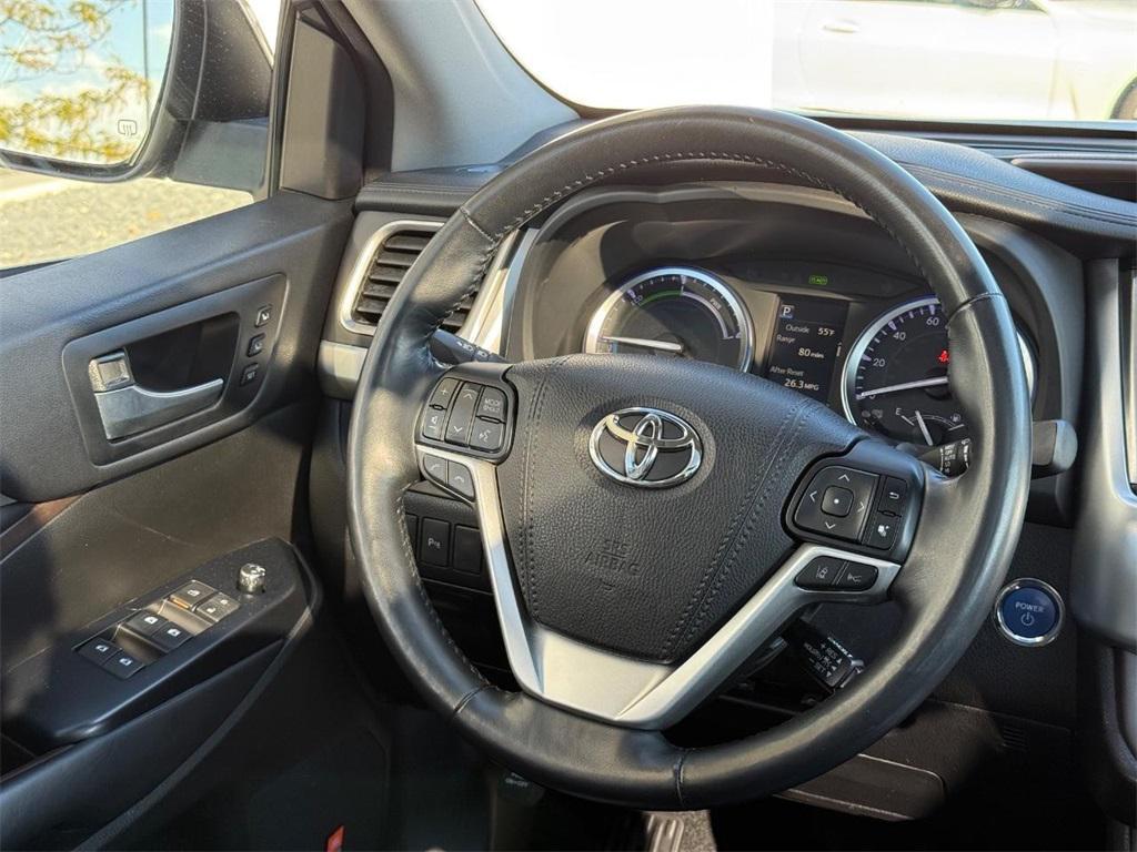 used 2018 Toyota Highlander Hybrid car, priced at $28,999