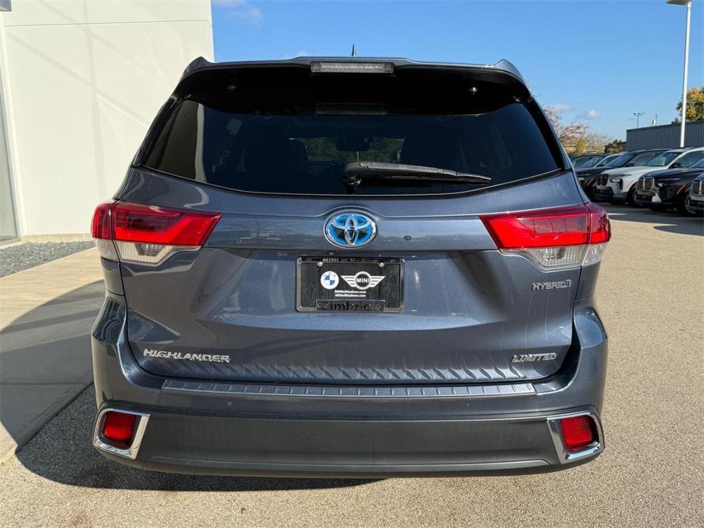 used 2018 Toyota Highlander Hybrid car, priced at $28,999