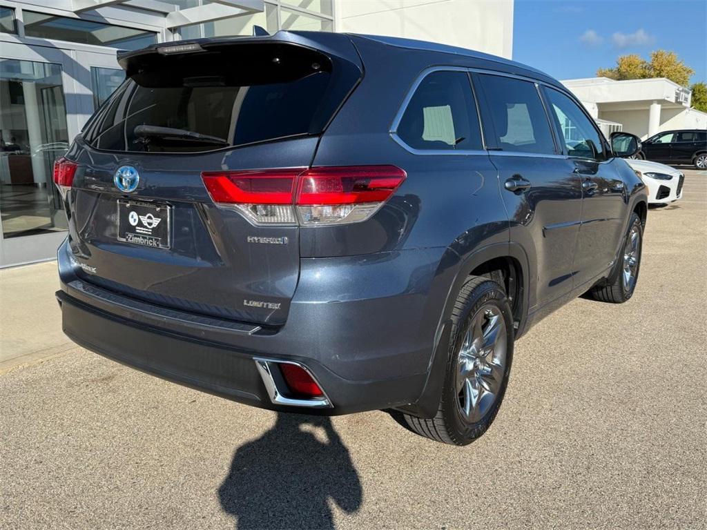 used 2018 Toyota Highlander Hybrid car, priced at $28,999