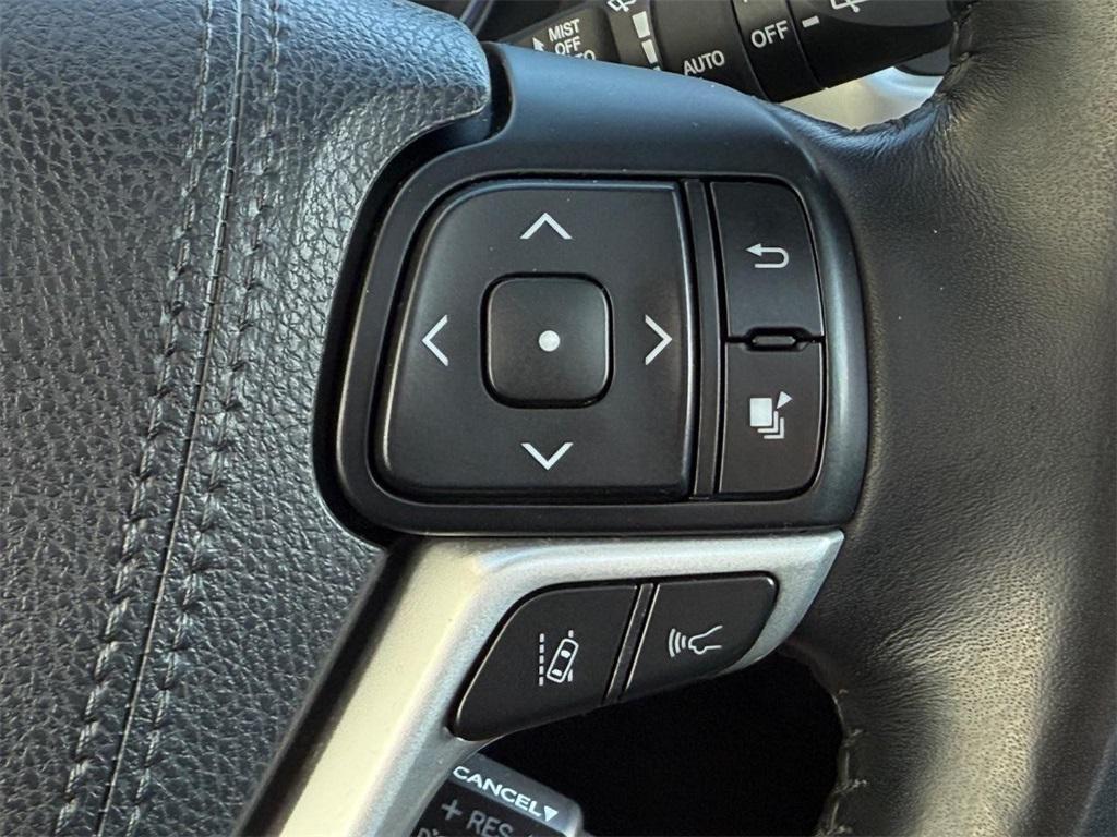 used 2018 Toyota Highlander Hybrid car, priced at $28,999