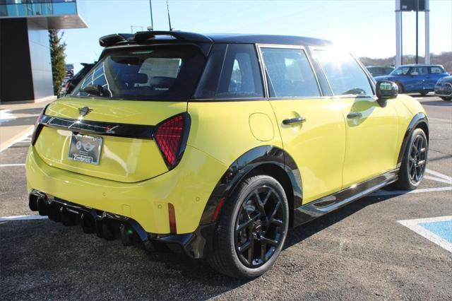 new 2025 MINI Hardtop car, priced at $41,310