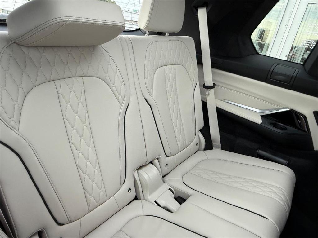 new 2026 BMW X7 car, priced at $121,575