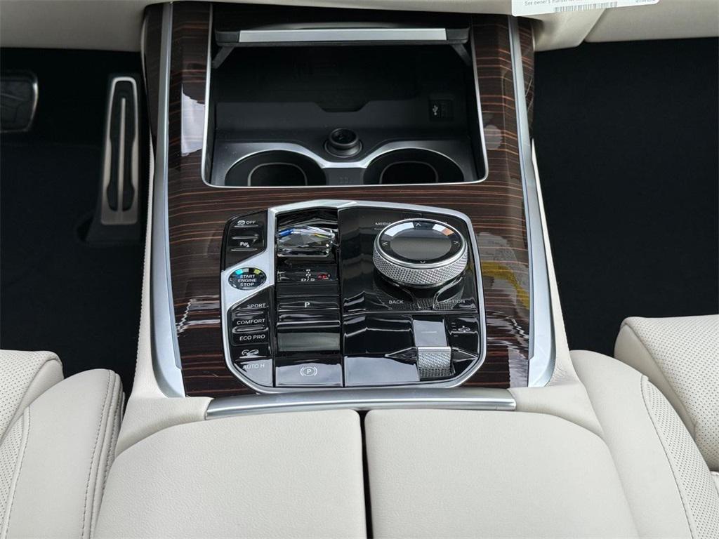 new 2026 BMW X7 car, priced at $121,575
