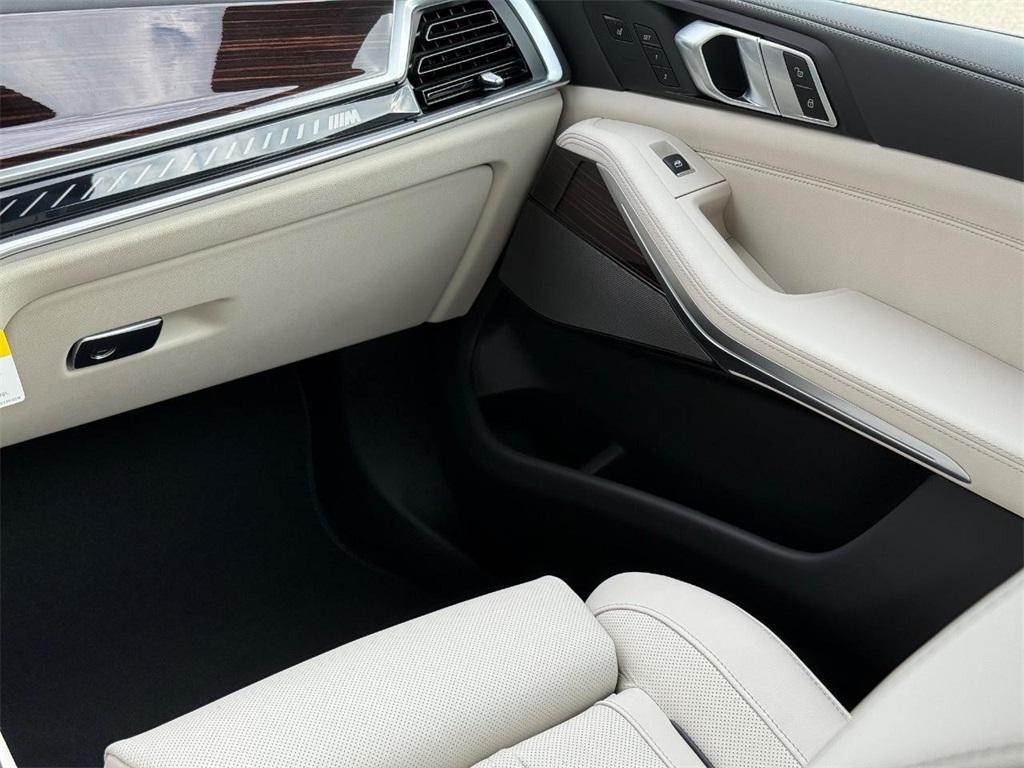new 2026 BMW X7 car, priced at $121,575
