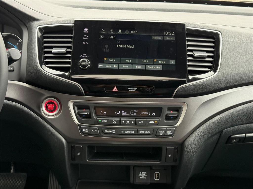 used 2022 Honda Pilot car, priced at $31,999