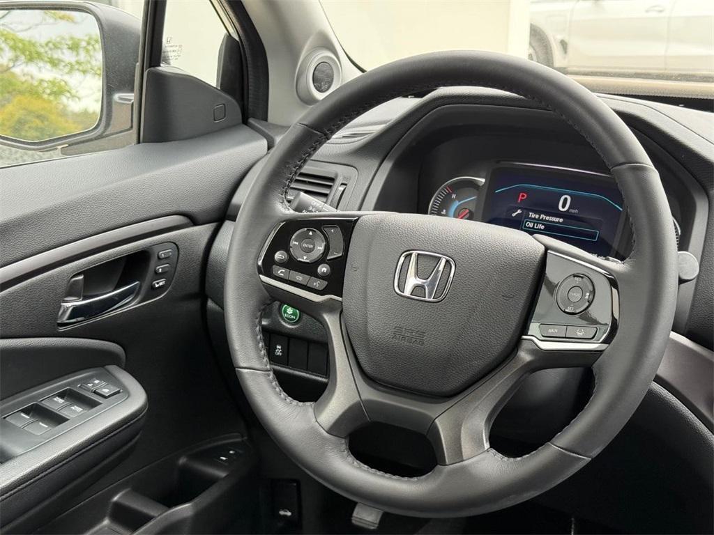 used 2022 Honda Pilot car, priced at $31,999