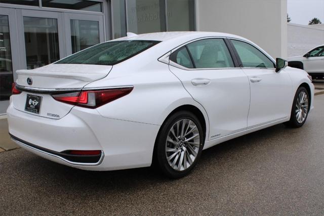 used 2022 Lexus ES 300h car, priced at $37,500