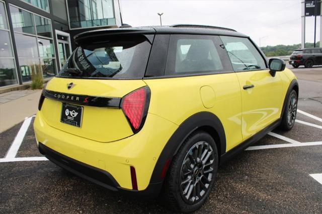 new 2025 MINI Hardtop car, priced at $37,545