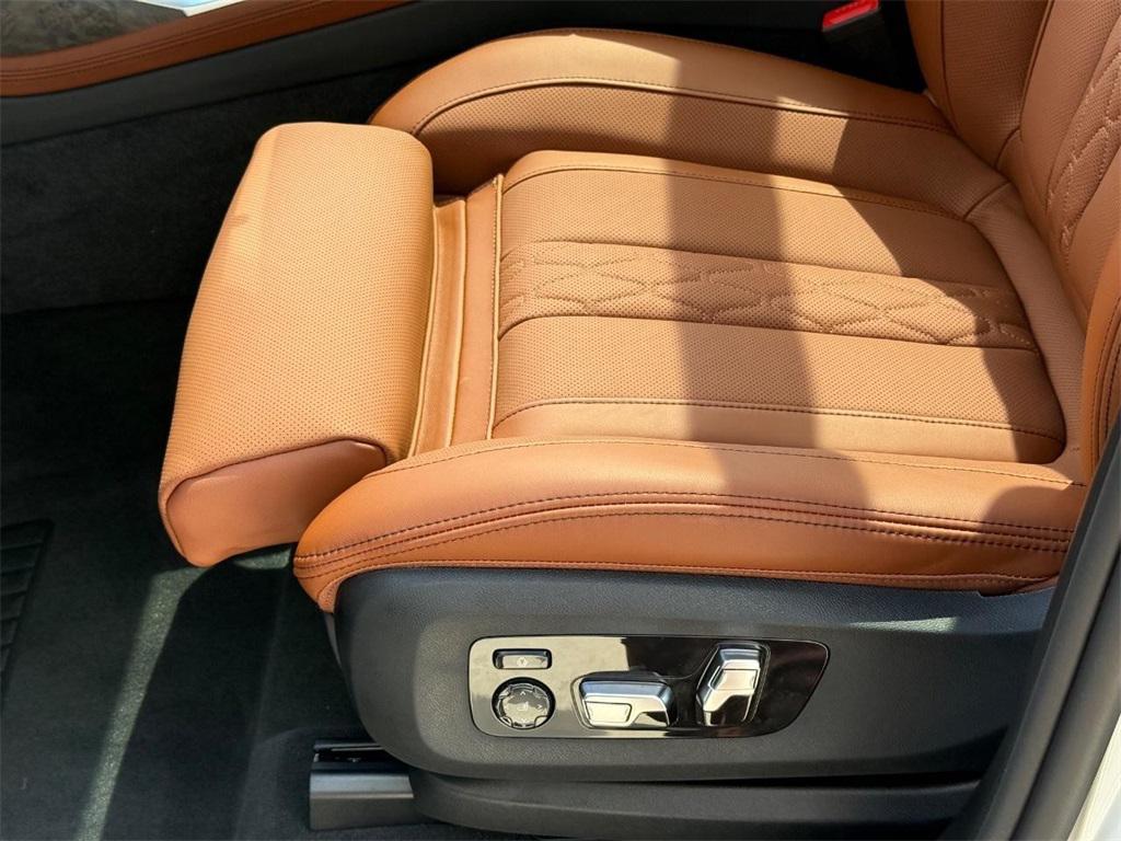 new 2026 BMW X7 car, priced at $102,475