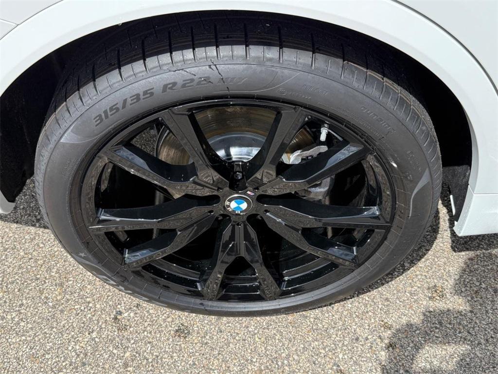 new 2026 BMW X7 car, priced at $102,475