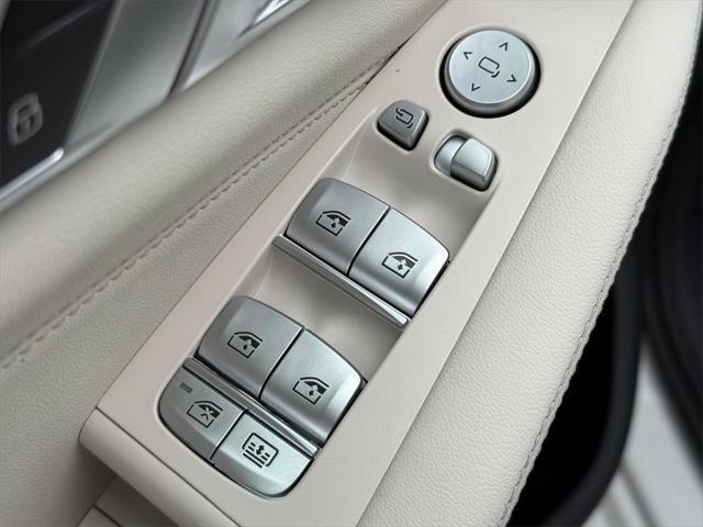 new 2025 BMW X7 car, priced at $98,930