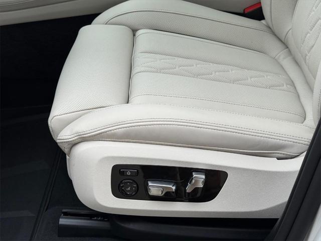 new 2025 BMW X7 car, priced at $98,930