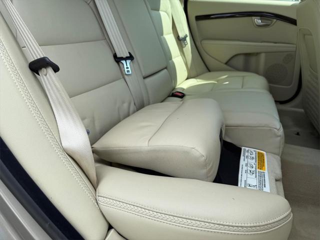 used 2016 Volvo XC70 car, priced at $21,495
