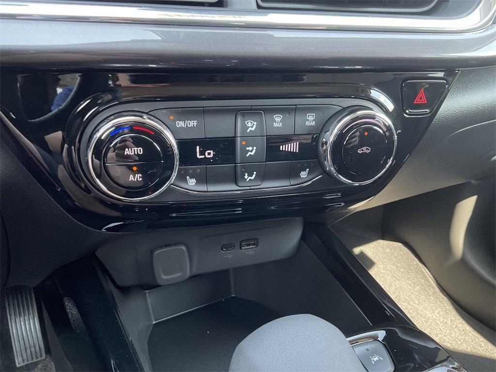 new 2025 Chevrolet Trax car, priced at $25,895