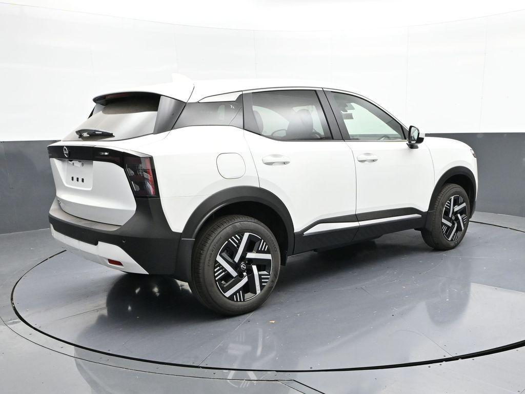 new 2025 Nissan Kicks car, priced at $26,160
