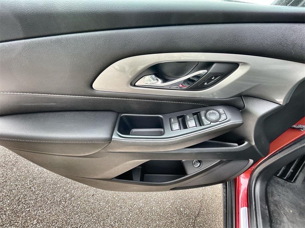 used 2022 Chevrolet Traverse car, priced at $24,396