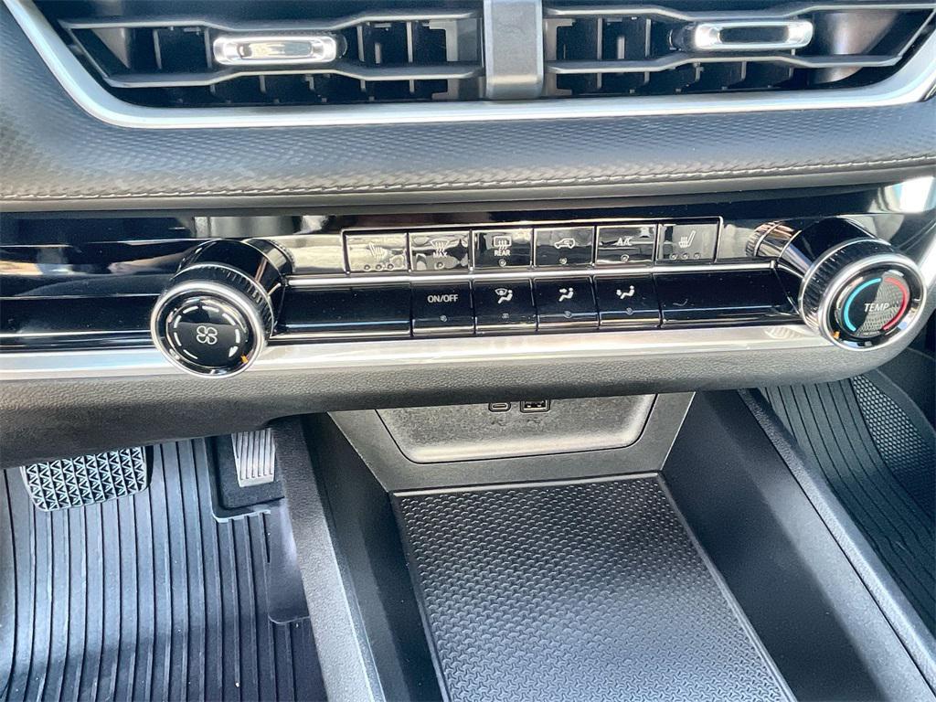 new 2026 Chevrolet Equinox car, priced at $28,664