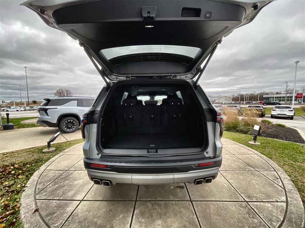 new 2026 Chevrolet Traverse car, priced at $40,631