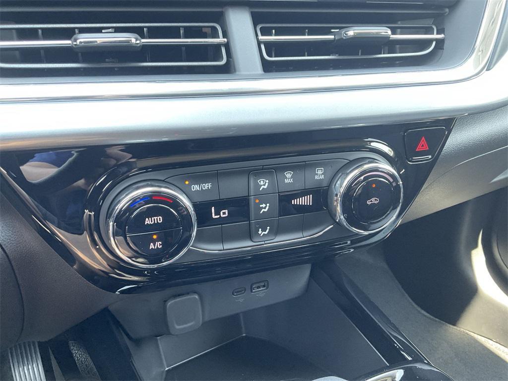 new 2025 Chevrolet Trax car, priced at $22,702
