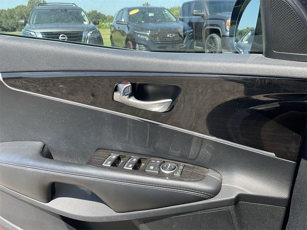 used 2020 Kia Sorento car, priced at $17,249