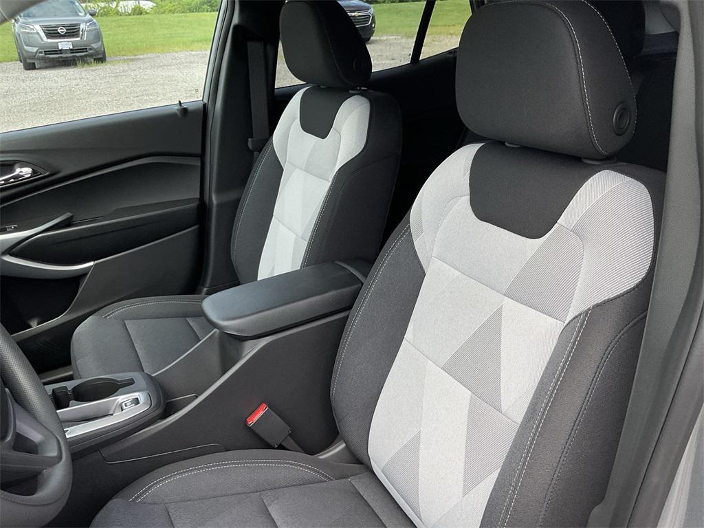 new 2025 Chevrolet Trax car, priced at $21,895