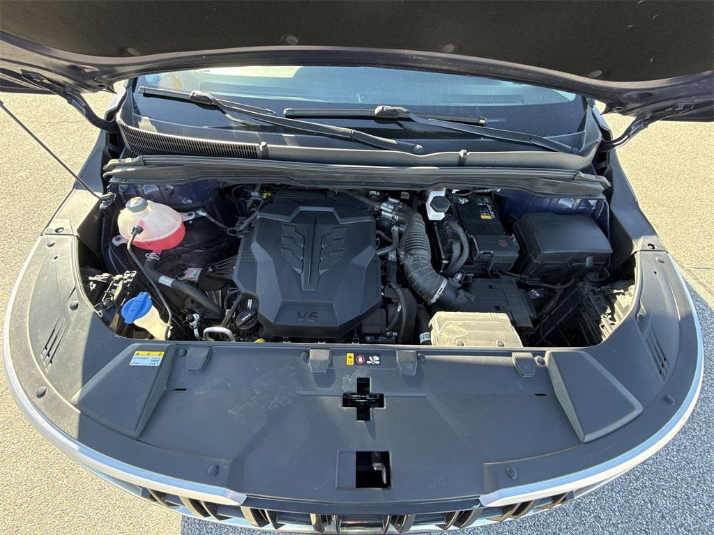 used 2023 Kia Carnival car, priced at $28,599