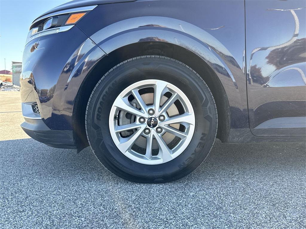 used 2023 Kia Carnival car, priced at $28,599