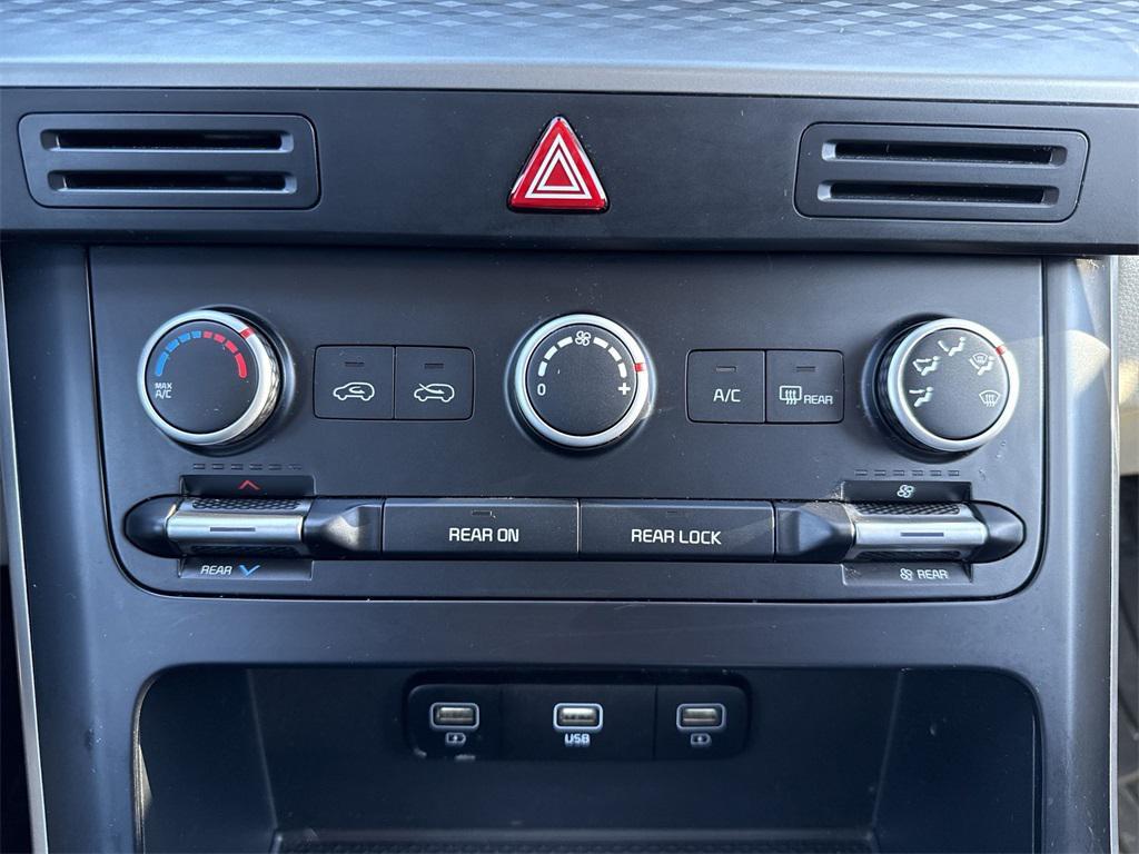 used 2023 Kia Carnival car, priced at $28,599