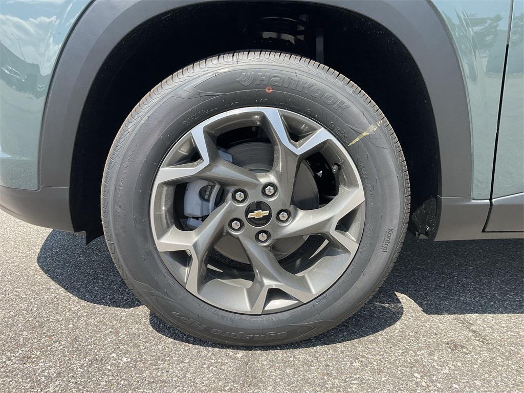 new 2025 Chevrolet Trax car, priced at $22,702