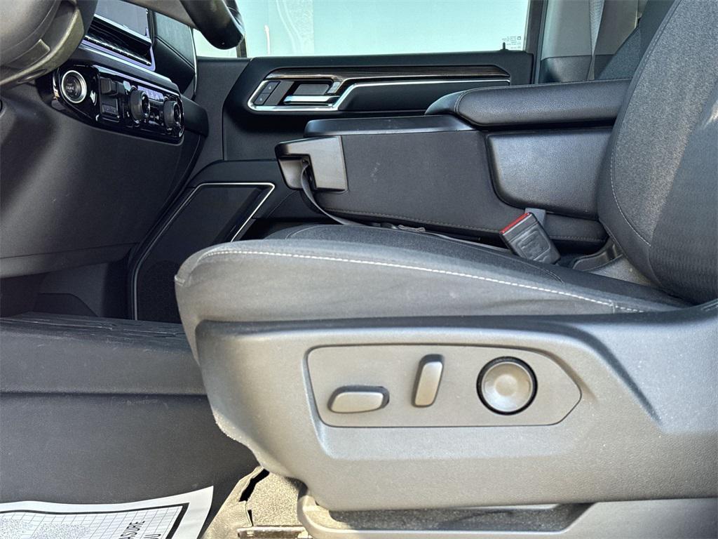 used 2024 Chevrolet Silverado 1500 car, priced at $41,899