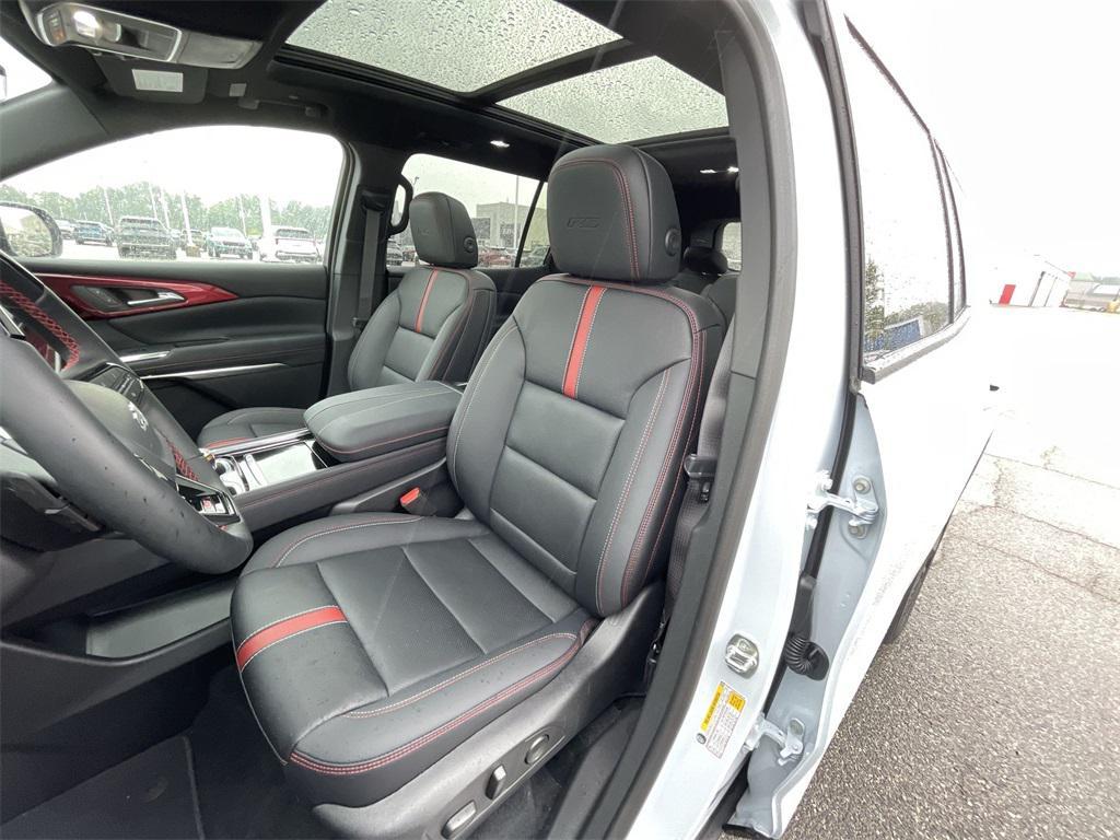 new 2026 Chevrolet Traverse car, priced at $58,924