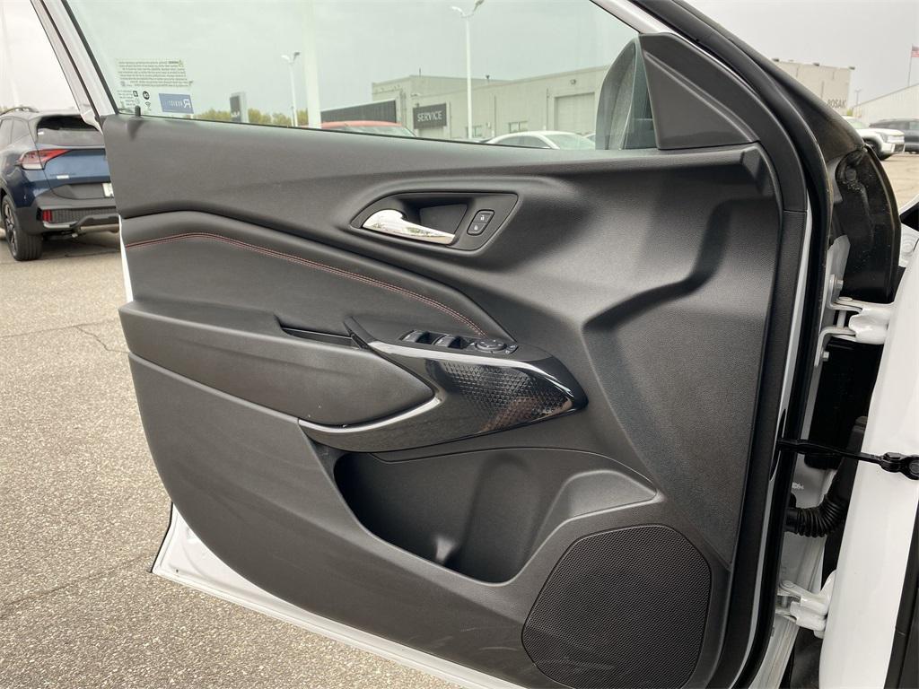 new 2025 Chevrolet Trax car, priced at $26,335
