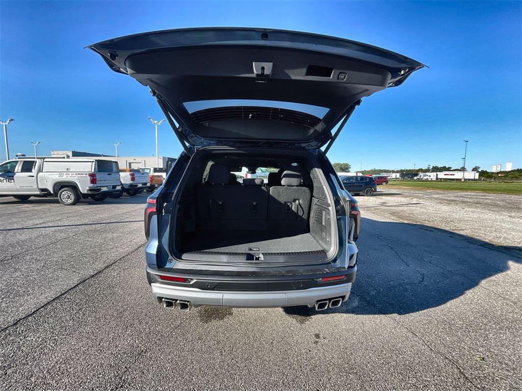 new 2026 Chevrolet Traverse car, priced at $44,141