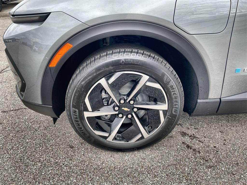 new 2026 Chevrolet Equinox EV car, priced at $41,674