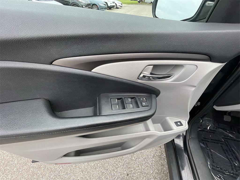 used 2020 Honda Pilot car, priced at $17,500