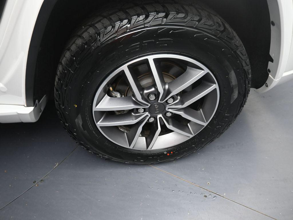 used 2021 Jeep Grand Cherokee car, priced at $23,498