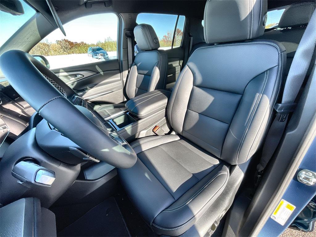 new 2026 Chevrolet Traverse car, priced at $44,781
