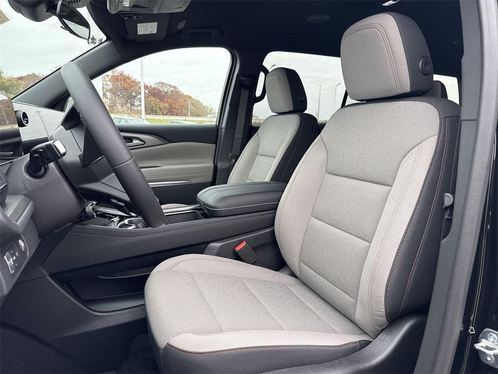 new 2026 Chevrolet Traverse car, priced at $42,837